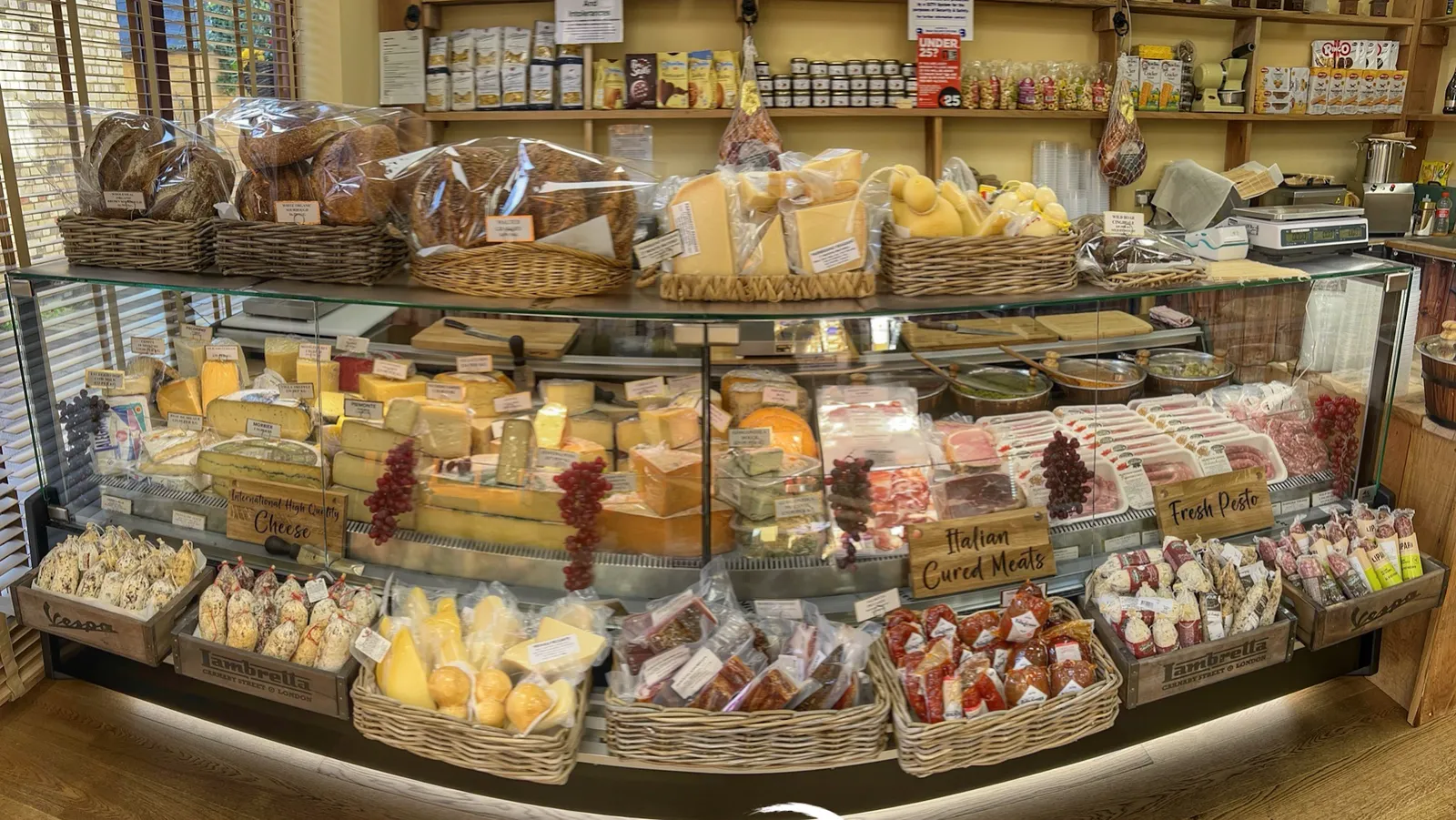 Roberto's Deli · Photos 6