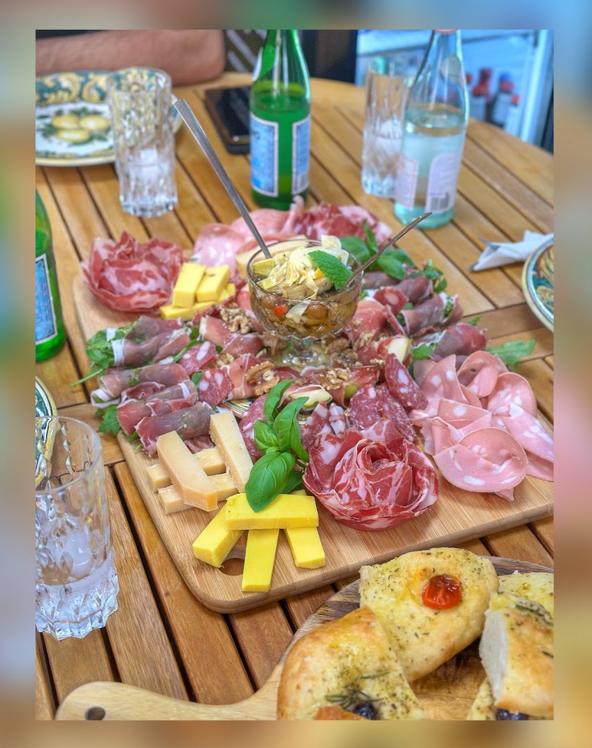 Roberto's Deli · Photos 8